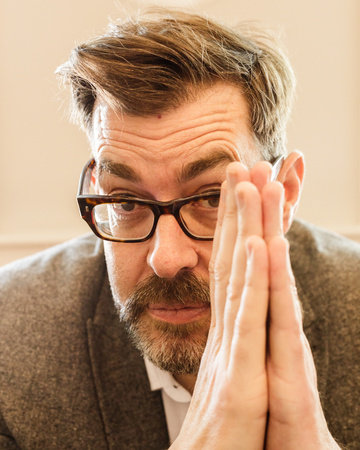 Portrait of author Richard Osman