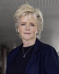 Portrait of author Karin Slaughter