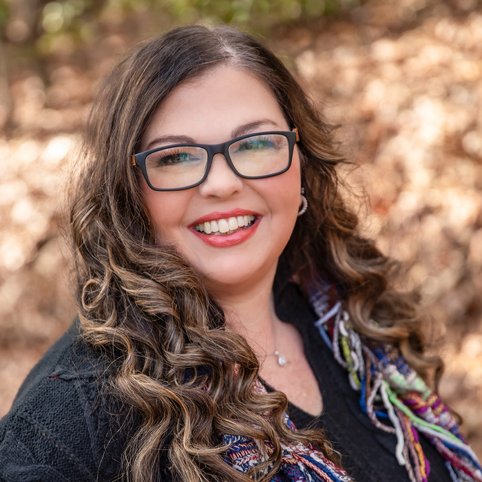 Portrait of author Kate Stewart