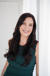 Portrait of author Madeline Martin
