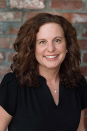 Portrait of author Ashley Elston