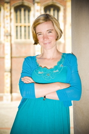 Portrait of author Lucy Worsley