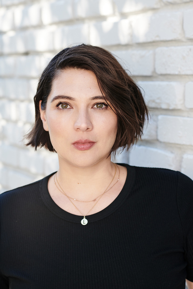 Portrait of author Taylor Jenkins Reid