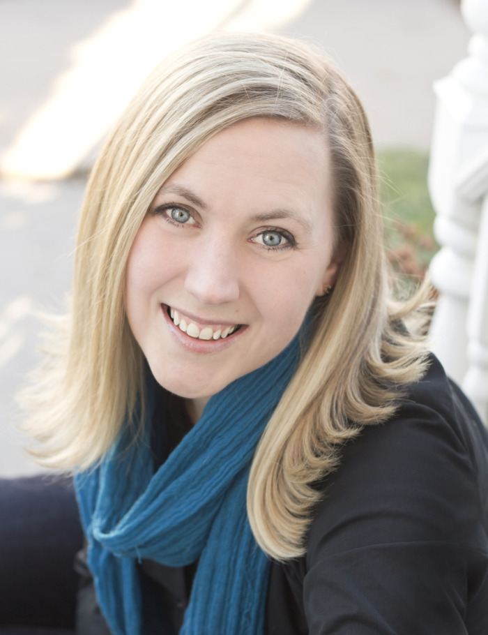 Portrait of author Rebecca Yarros