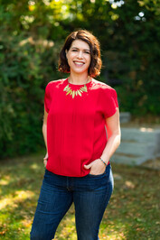 Portrait of author Janelle Brown