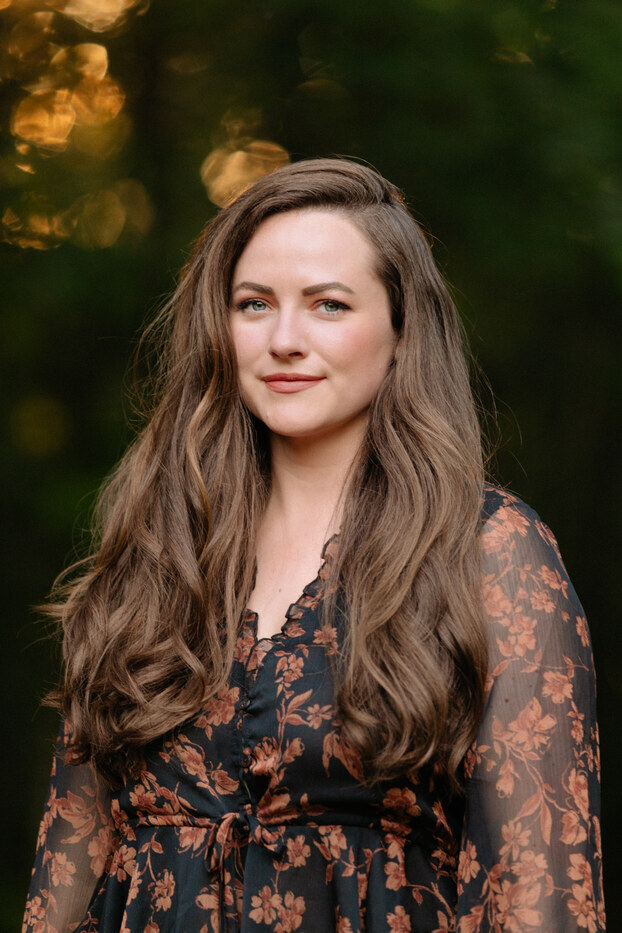 Photo of author Rebecca Ross