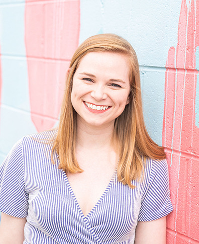 Portrait of author Julie Olivia